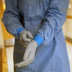 2020-11-18T213050Z_1828313444_RC2X5K9GYHL7_RTRMADP_3_HEALTH-CORONAVIRUS-USA-WISCONSIN_iczvyh