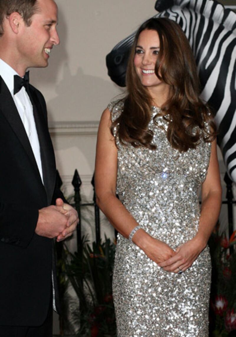 articles/2013/09/12/kate-middelton-back-on-duty-first-pics/kate-back2_gtbyoa