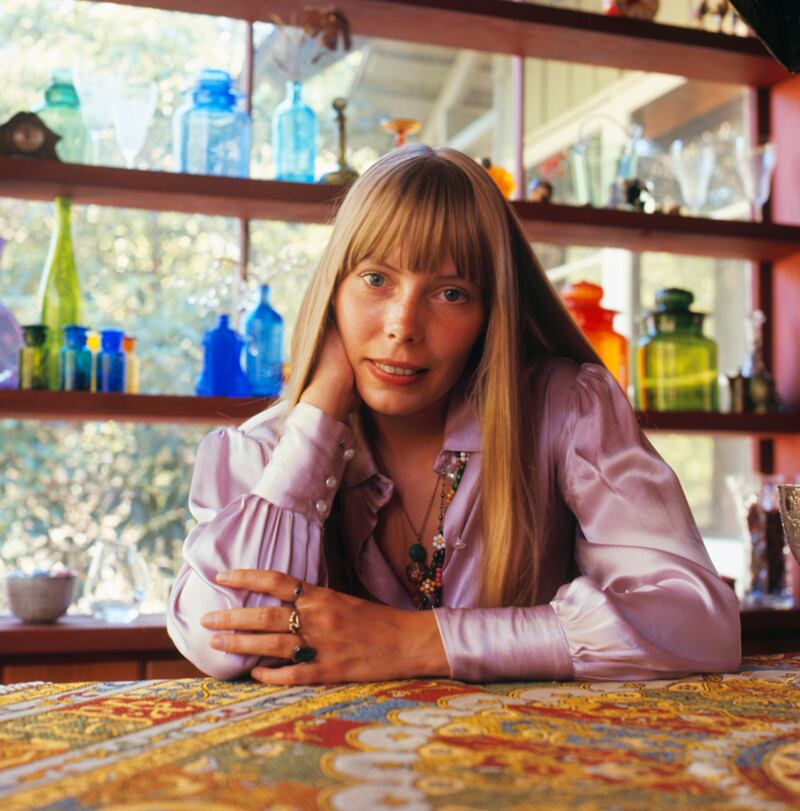 galleries/2011/07/29/the-rolling-stone-years-rock-icons-of-the-1960s/joni-mitchell-rolling-stone-magazine-photos_cluace