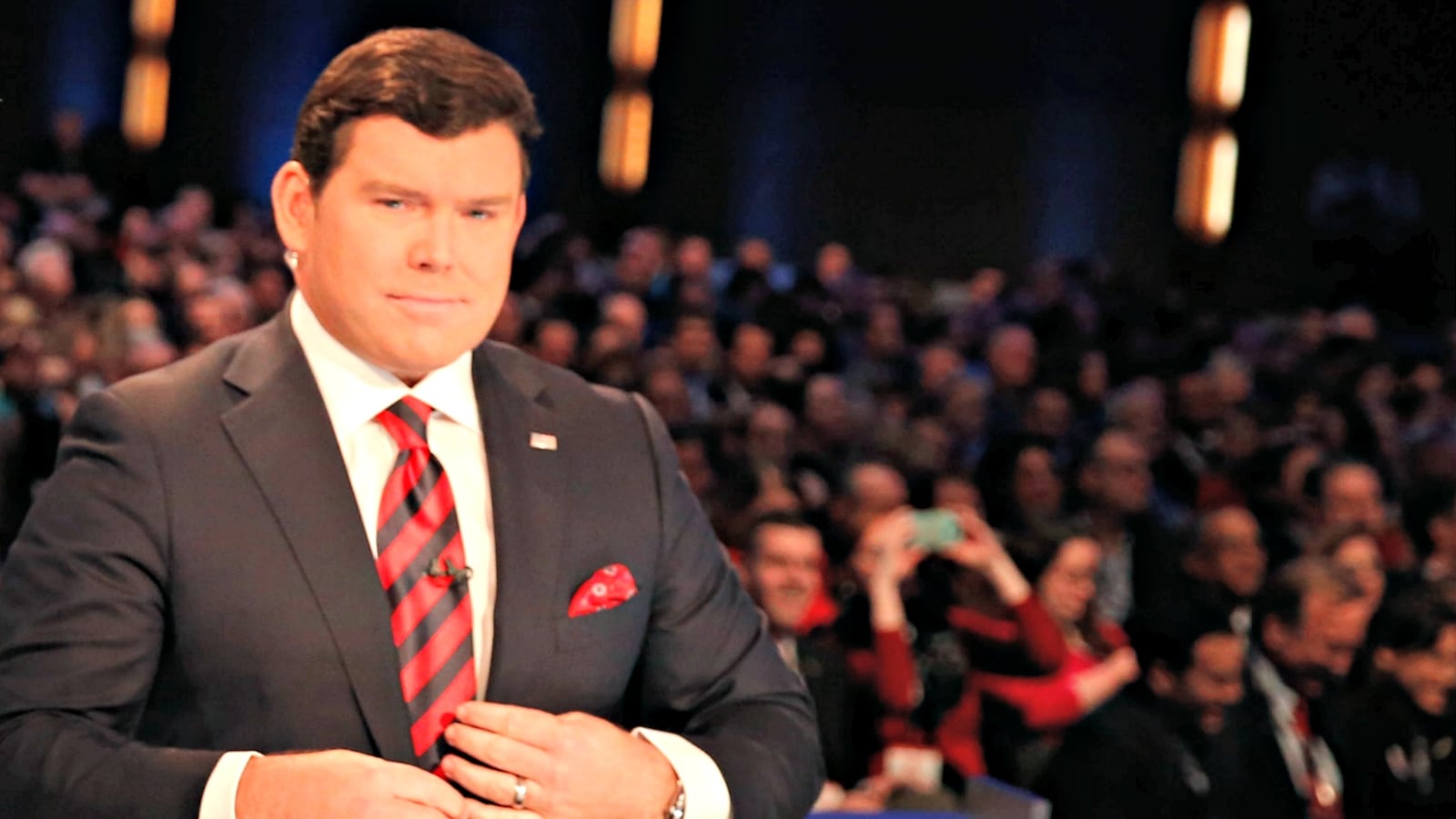 cheats/2016/11/04/fox-s-bret-baier-apologizes-for-clinton-indictment-report/160303-bret-baier-cheat_j3cgq7