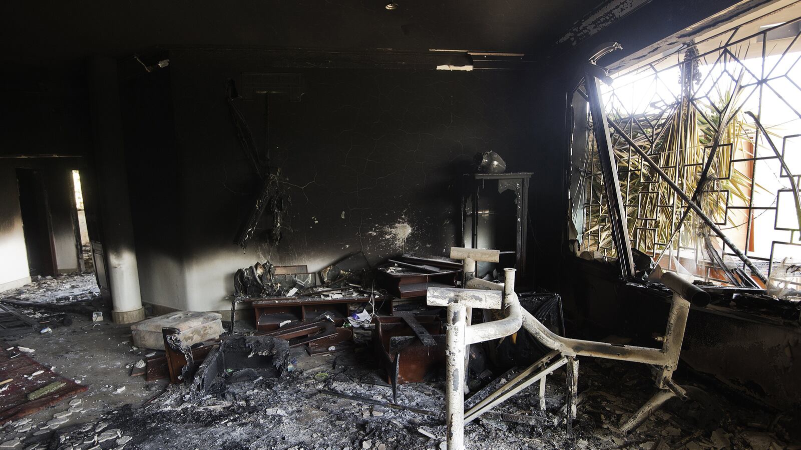 cheats/2013/08/01/cia-operatives-present-in-benghazi/130520-lake-benghazi-tease_agwchg