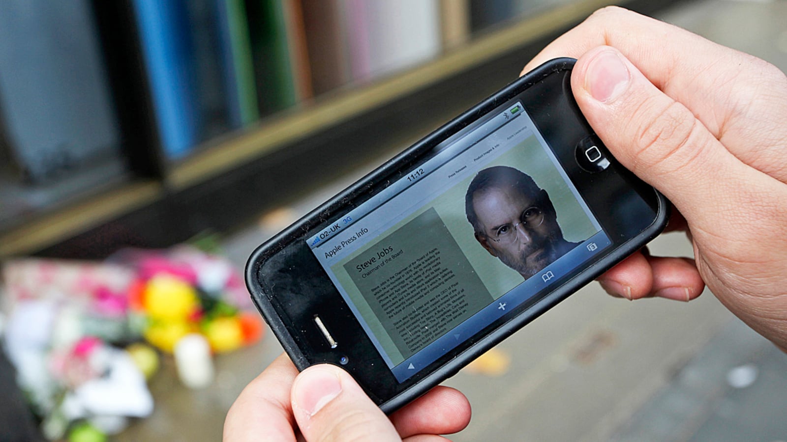 articles/2011/10/06/steve-jobs-life-best-profiles-and-interviews/steve-jobs-best-longreads-dzieza_mihmc2