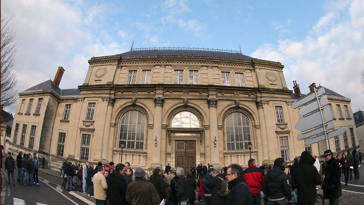 cheats/2014/09/02/france-upholds-muslim-s-nuke-site-ban/140902-french-courthouse-muslim-cheat_n49yad