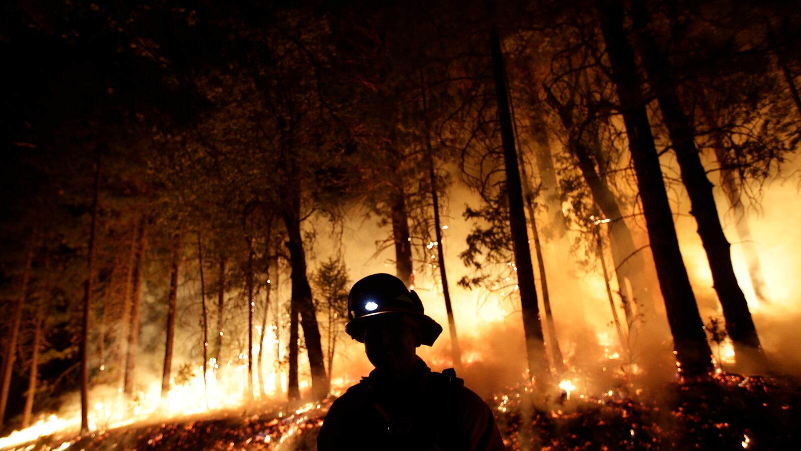 cheats/2013/08/26/yosemite-fire-burns-134-000-acres/130826-yosemite-fire-cheat_e6aa3g