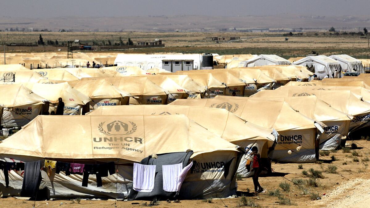 cheats/2015/06/17/world-s-displaced-reaches-record-high/flee-syria-cheat_ob95kc