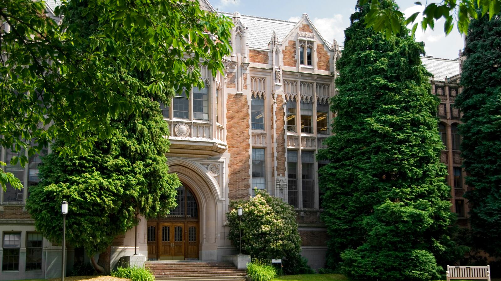 articles/2013/05/06/america-s-best-high-schools-2013-behind-the-rankings/130503-method-high-school-tease_dqqjxt