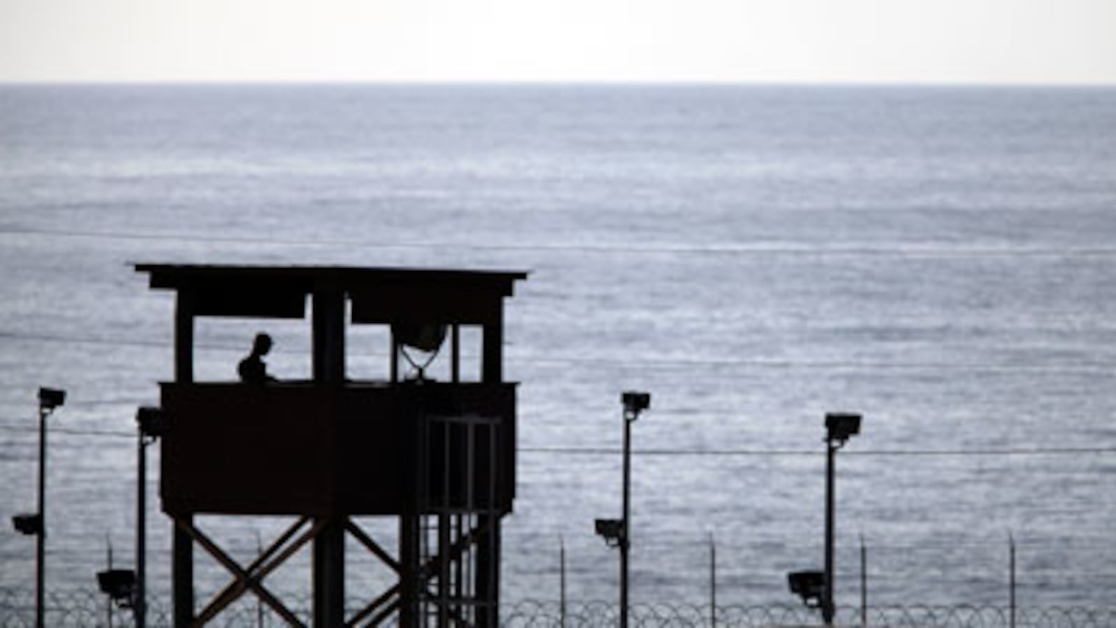 cheats/2011/05/19/gitmo-detainee-commits-suicide/guantanamo-bay_gihkn6