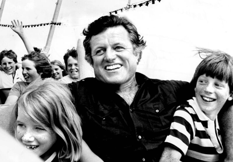 galleries/2009/02/18/the-senate-s-lion-as-a-young-cub/kennedy-kids_laginp