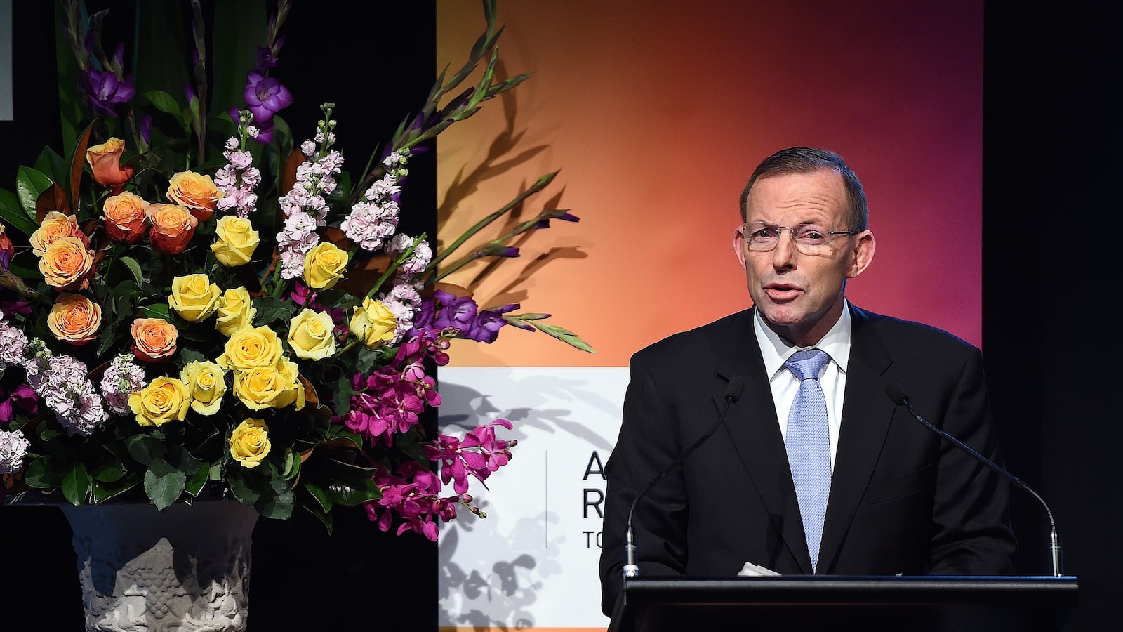 cheats/2015/06/23/australian-terrorists-to-lose-passports/150623-tony-abbott-citizenship-proposal-cheat_gubfnz