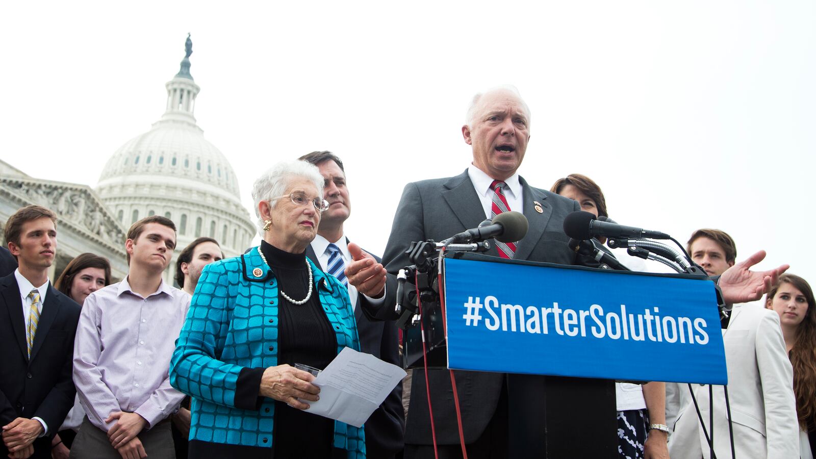 cheats/2013/07/31/house-passes-student-loan-bill/130731-student-loans-cheat_hwttch