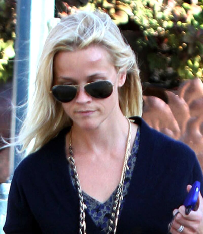 galleries/2012/06/13/stars-with-shiners-lady-gaga-reese-witherspoon-robert-downey-jr-madonna-others/witherspoon-stars-with-shiners_wvvrfm