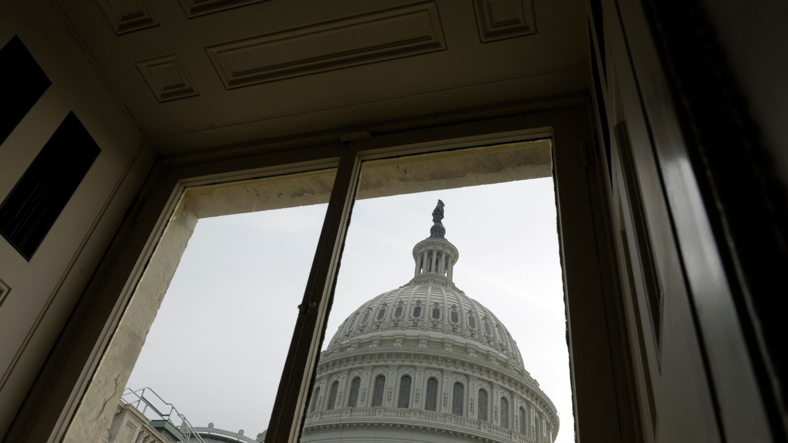 cheats/2012/12/31/fiscal-cliff-most-unpopular-phrase/fiscal-cliff-overused-word-cheat_x4wlpt