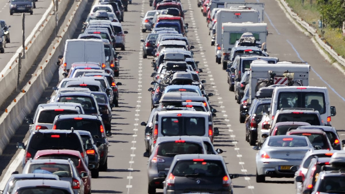 cheats/2011/11/23/sticky-goo-covers-over-100-pa-cars/pa-traffic-jam-goo-highway-cs_okpdy7