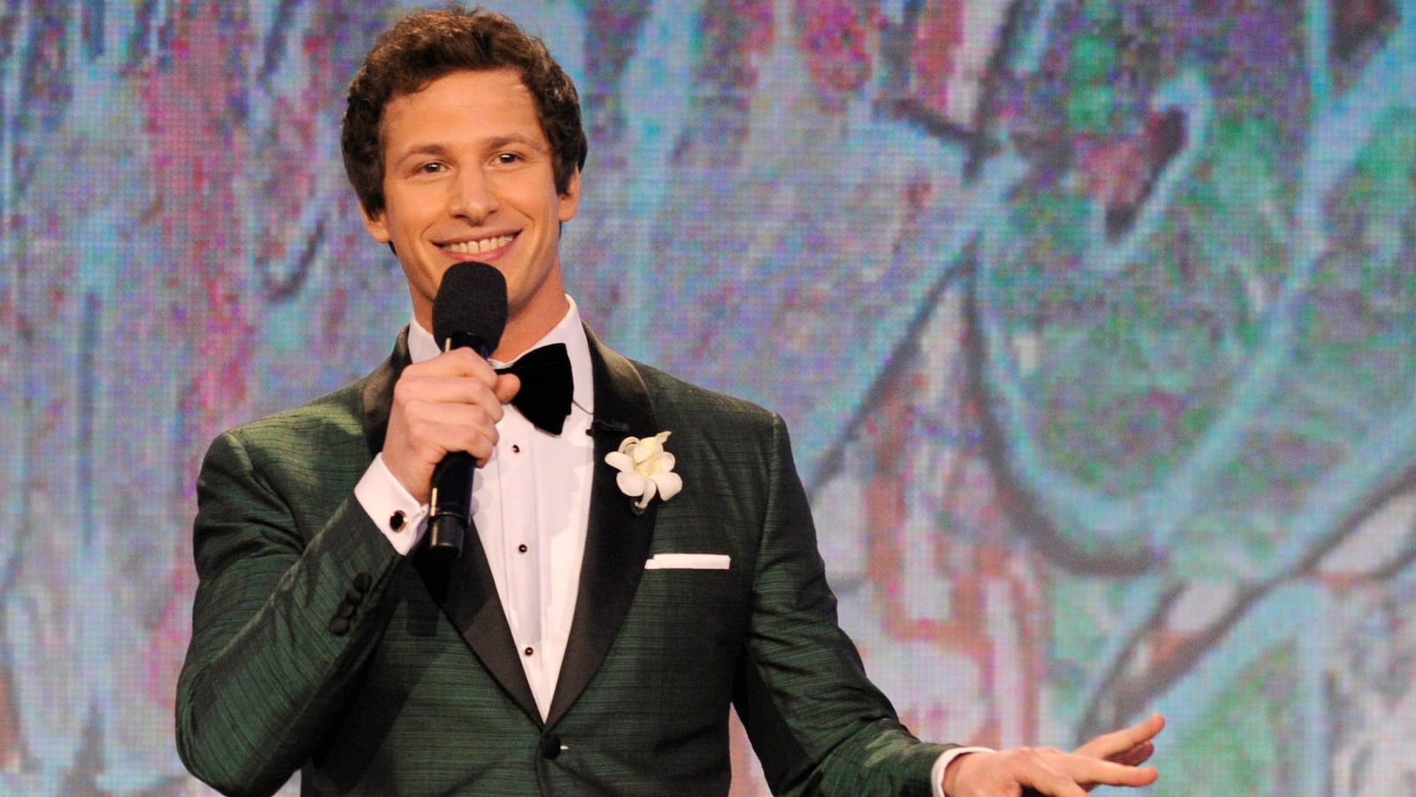 articles/2014/05/18/andy-samberg-s-snl-finale-was-wonderfully-weird/130610-fallon-samberg-tease_xyln3p