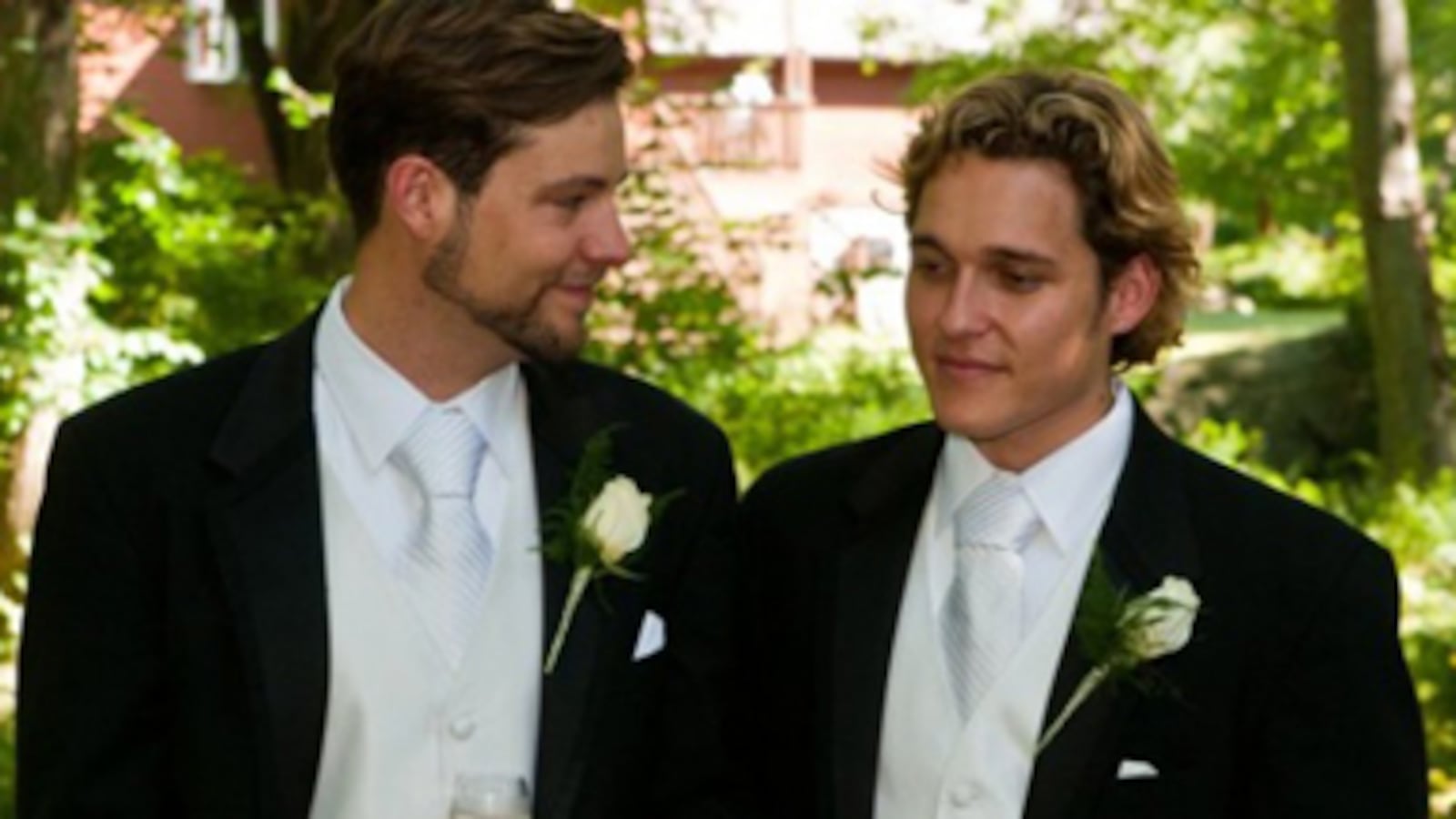 articles/2011/03/25/gay-immigrants-same-sex-marriage-lifeline/giglio-doma_169363_mez4g7