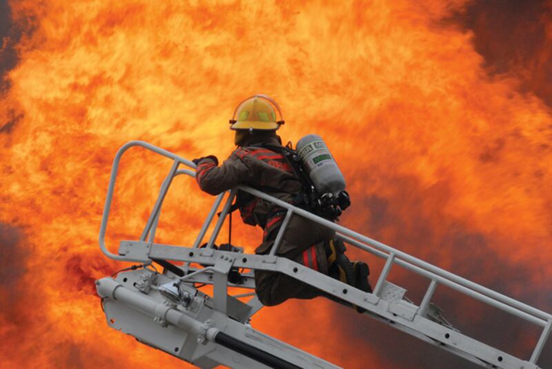 galleries/2011/04/12/deadliest-jobs/deadliest-jofire-fighters_z8xyqj