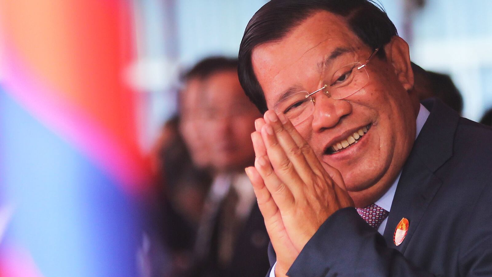 170907-Pape-Cambodia-president-tease_alefi3