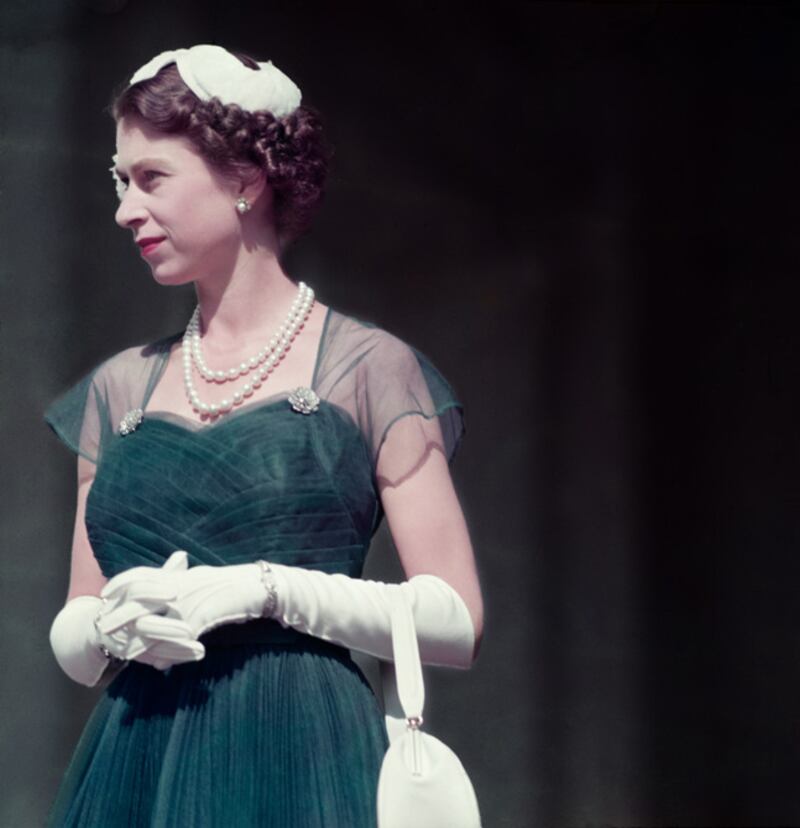 galleries/2011/04/20/queen-elizabeth/queen-elizabeth-update7_cipvcy