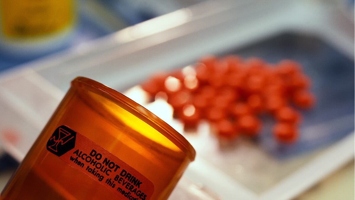 articles/2012/02/13/whitney-houston-s-death-xanax-and-alcohol-deadly-duo/xanax-alcohol-houston-schwartz_qtkajd