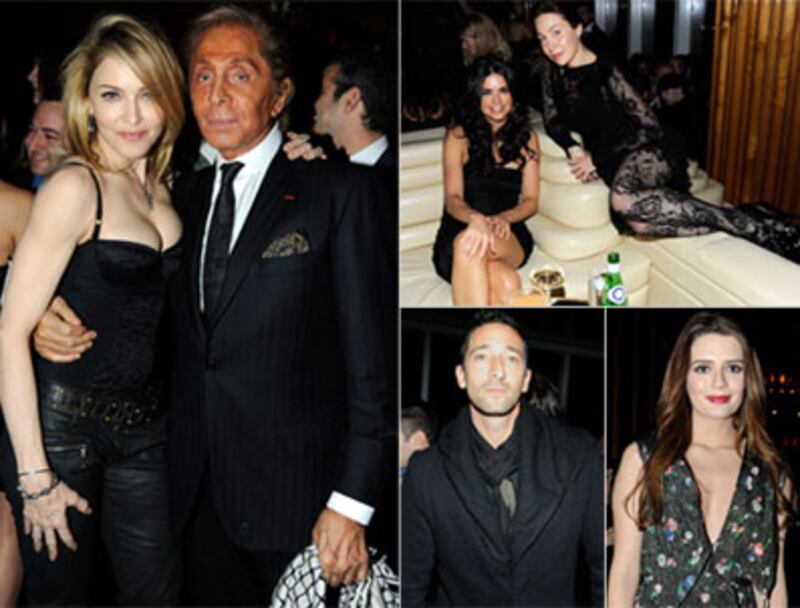 articles/2009/11/04/viva-valentino/bernstein-valentino-gallery-launch_xcbwdz