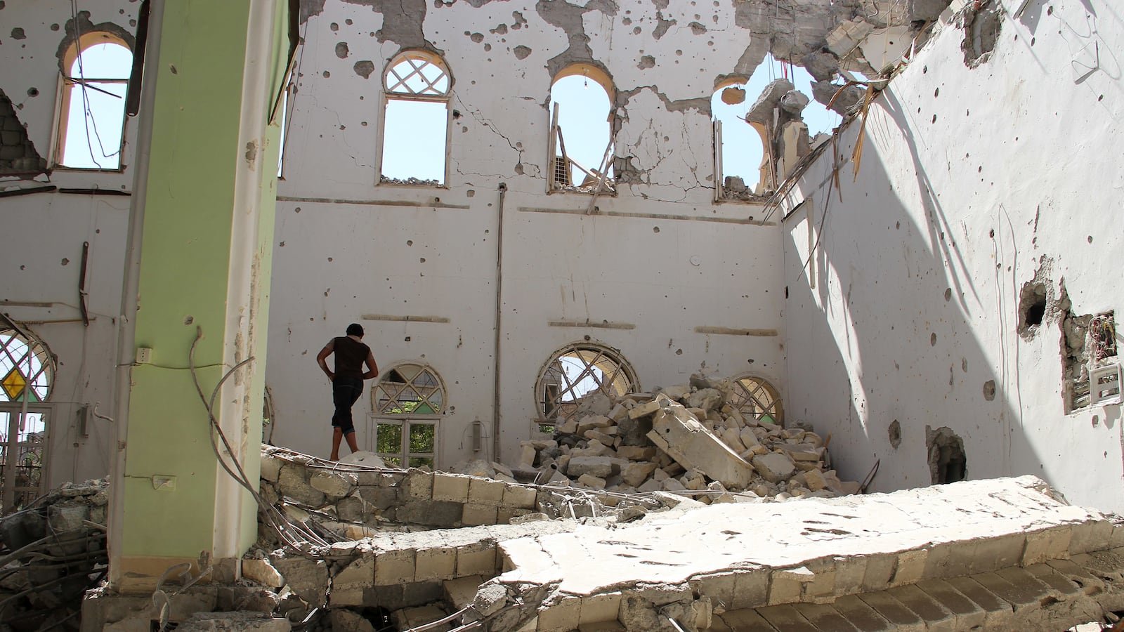 articles/2016/02/10/inside-the-syrian-provincial-capital-where-200-000-face-starvation/160208-davis-syria-tease_e1tfrs