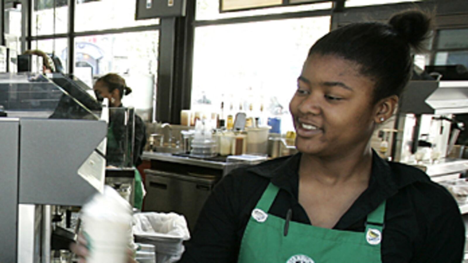 cheats/2010/10/13/starbucks-baristas-will-brew-slower/starbucks-barista_qgtl9l
