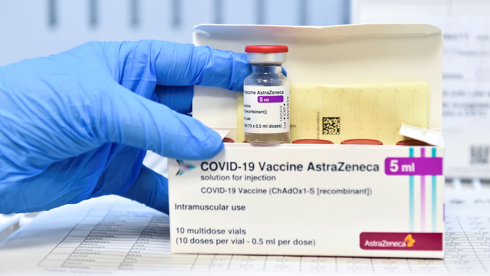 2021-03-20T011454Z_1749139264_RC2PEM9VC3LO_RTRMADP_3_HEALTH-CORONAVIRUS-VACCINE_v4hlvh