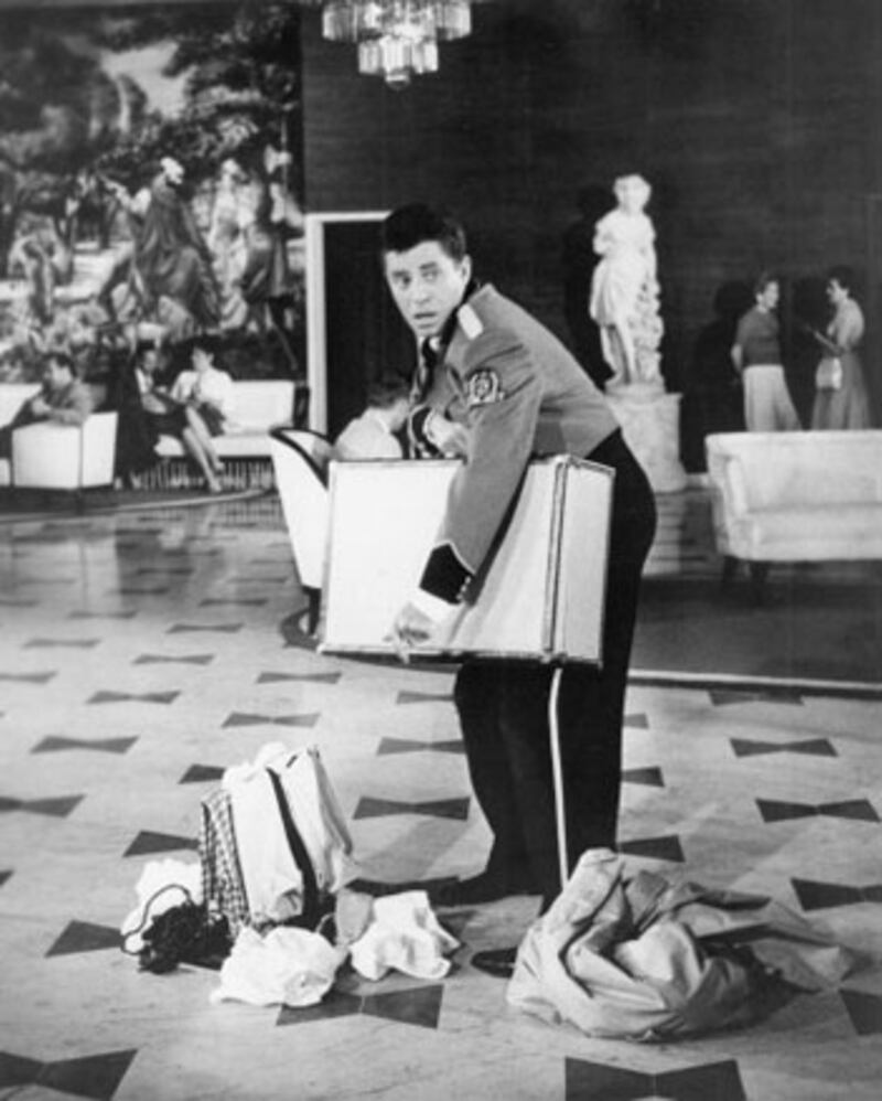 galleries/2010/02/02/fontainebleau-through-the-years/fountainbleau---bellboy_jihb0j