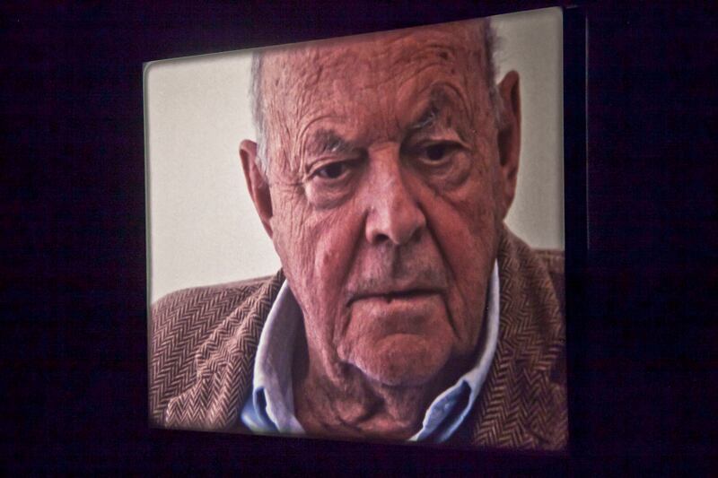 galleries/2011/06/06/tacita-dean-photos/tacita-dean-cy-twombly_yticrv