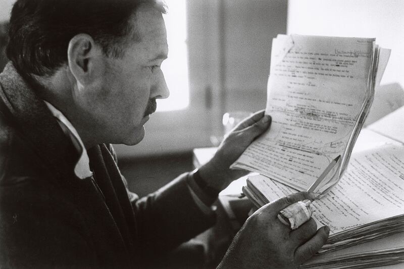 articles/2015/09/30/papa-s-got-a-brand-new-museum-exhibit/150929-mills-hemingway3-embed_lxjymi