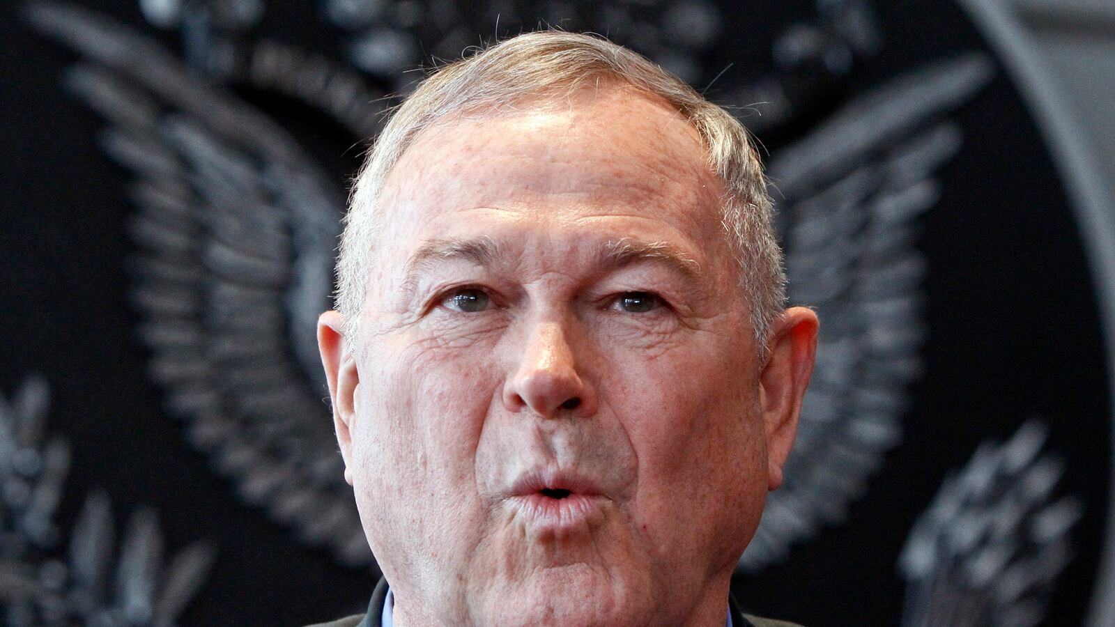 articles/2014/07/20/meet-the-putin-loving-congressman-who-s-worried-about-fluoride-in-our-drinking-water/140718-kirchick-rohrabacher-tease_dmyubz