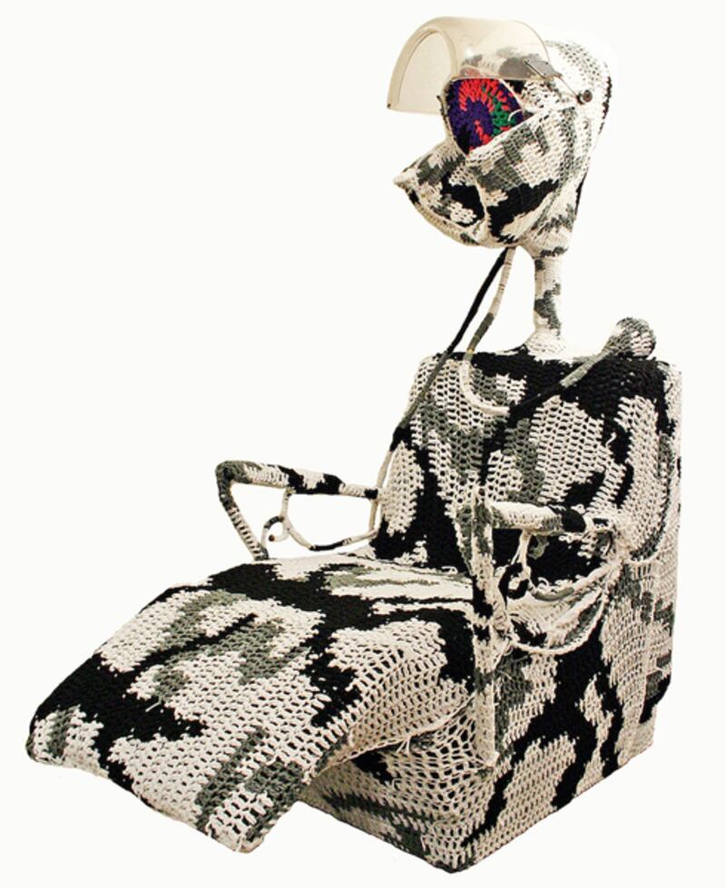 galleries/2011/08/12/olek-crochets-new-art/olek-crocheted-salon-chair_hb6y35