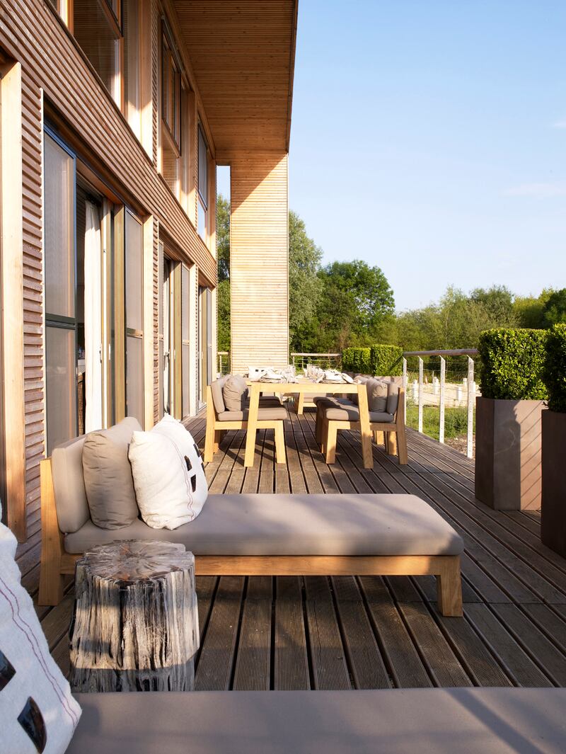 galleries/2014/04/19/omg-i-want-this-house-the-cotswolds-photos/140408-The-Lakes01_xtraw8