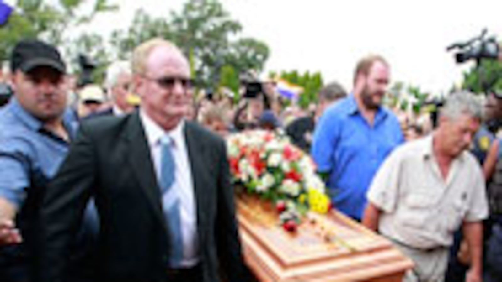 articles/2010/04/21/murder-threatens-mandelas-dream/hunter-gault-south-africa_94862_rq1ejy