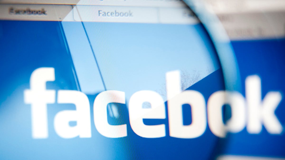 cheats/2012/10/04/facebook-hits-a-billion-users/facebook-new-yorker-cartoon-cheat_e2doif