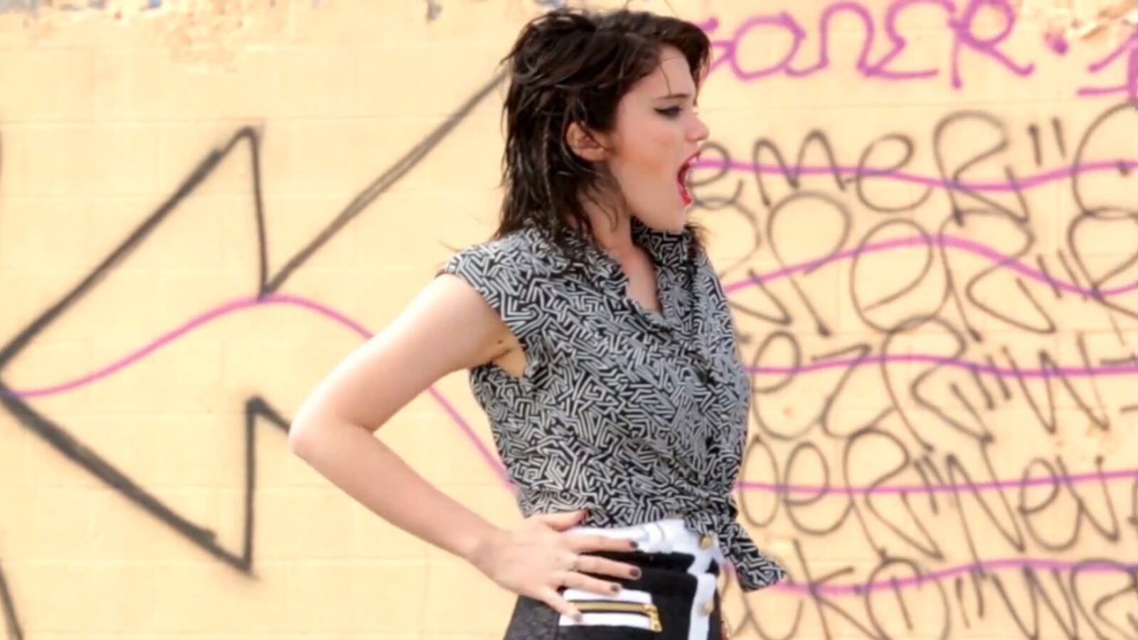 articles/2014/04/14/ssense-com-introduces-shoppable-music-videos-with-sky-ferreira/140414-sky-ferrera-cheat_pv7mut