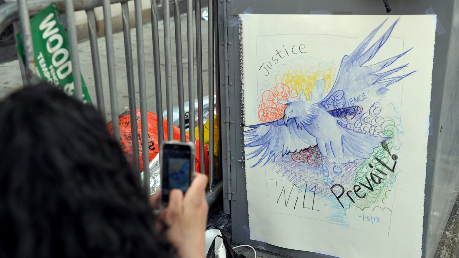 articles/2013/04/17/twitter-explodes-over-boston-bombings-but-cooler-voices-urge-restraint/130416-Ashburn-Social-Media-tease_qdrudi