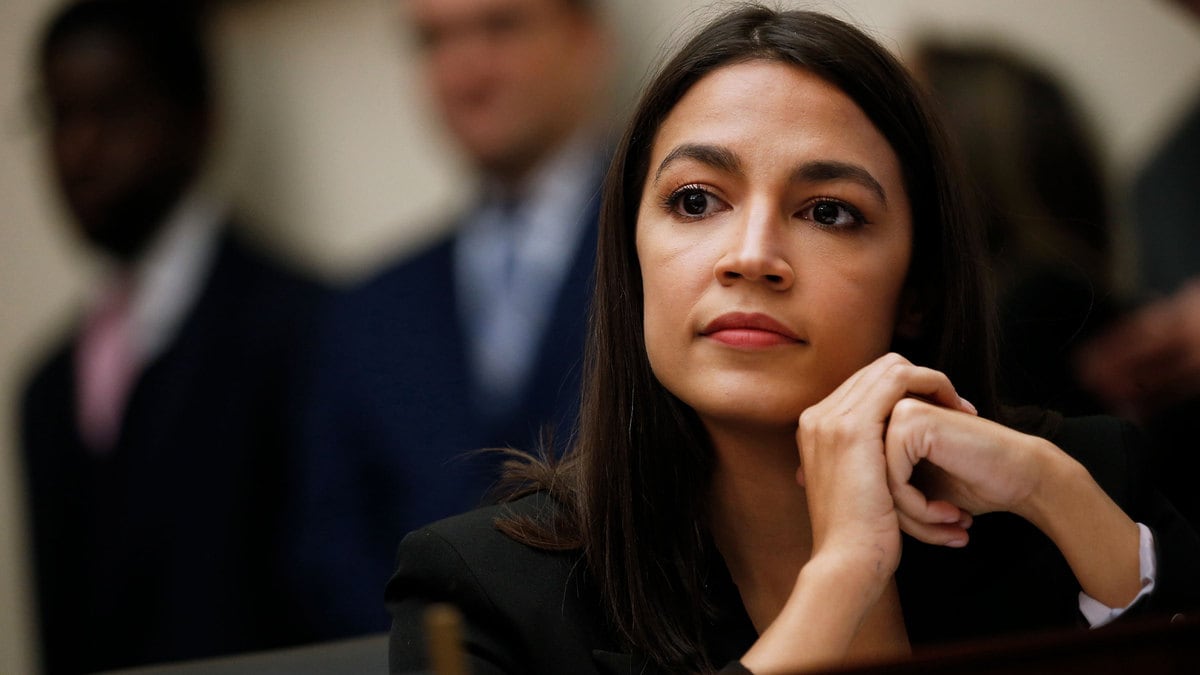 211108-Lewis-AOC-tease_bmx0ez