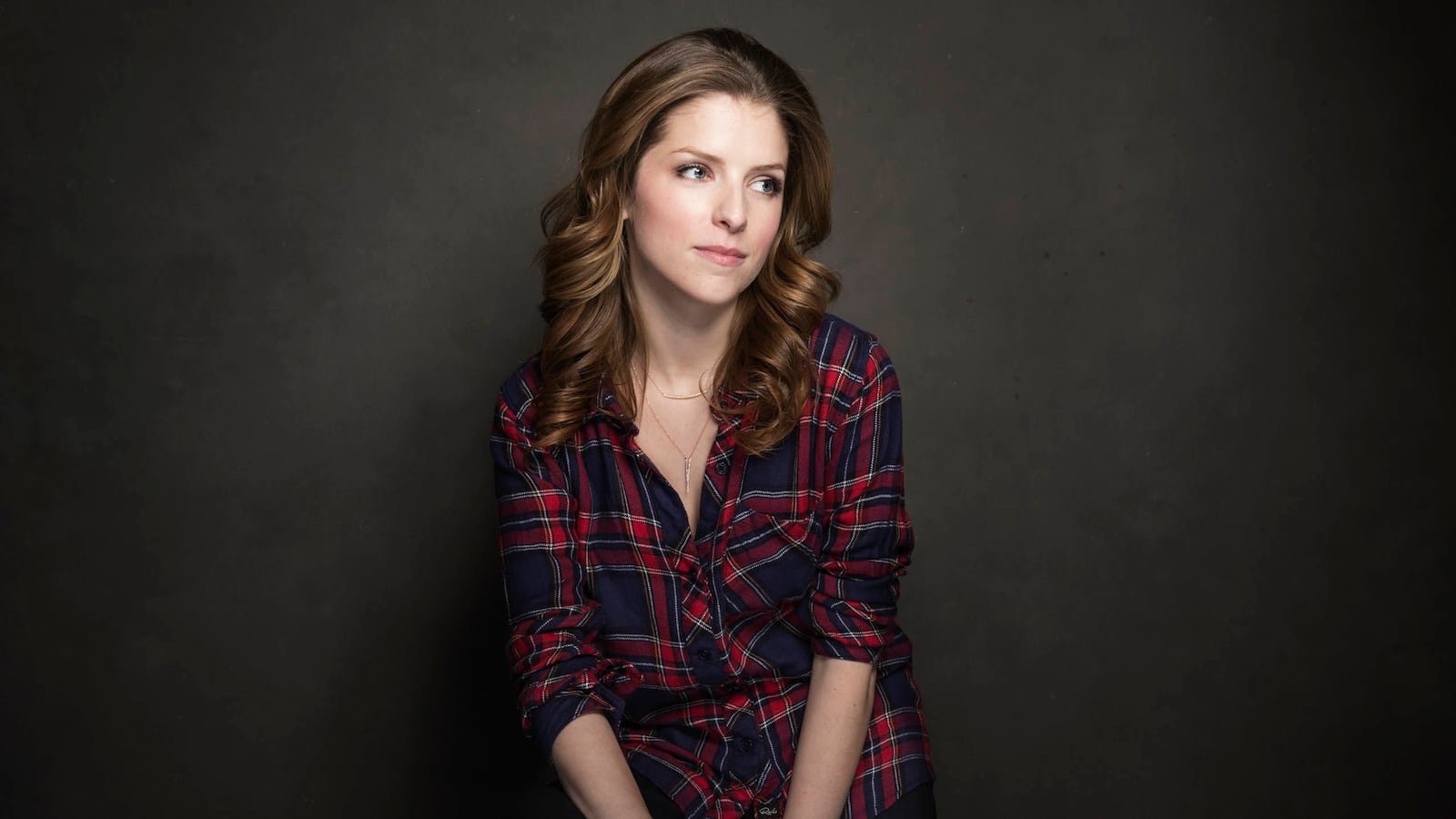 articles/2014/01/23/anna-kendrick-queen-bee-of-the-2014-sundance-film-festival/140122-anna-kendrick-stern-tease_p4jvyo