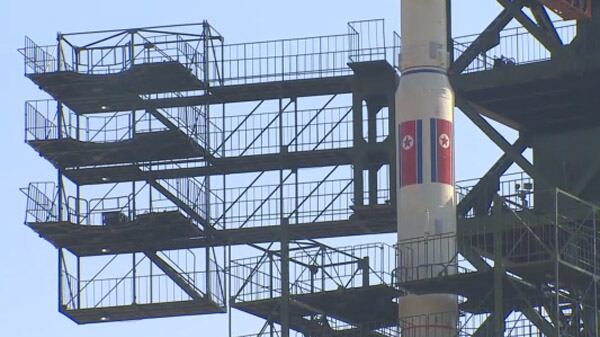 cheats/2012/04/08/north-korea-previews-rocket-launch/north-korea-missile-launch-cs_yu6vlw