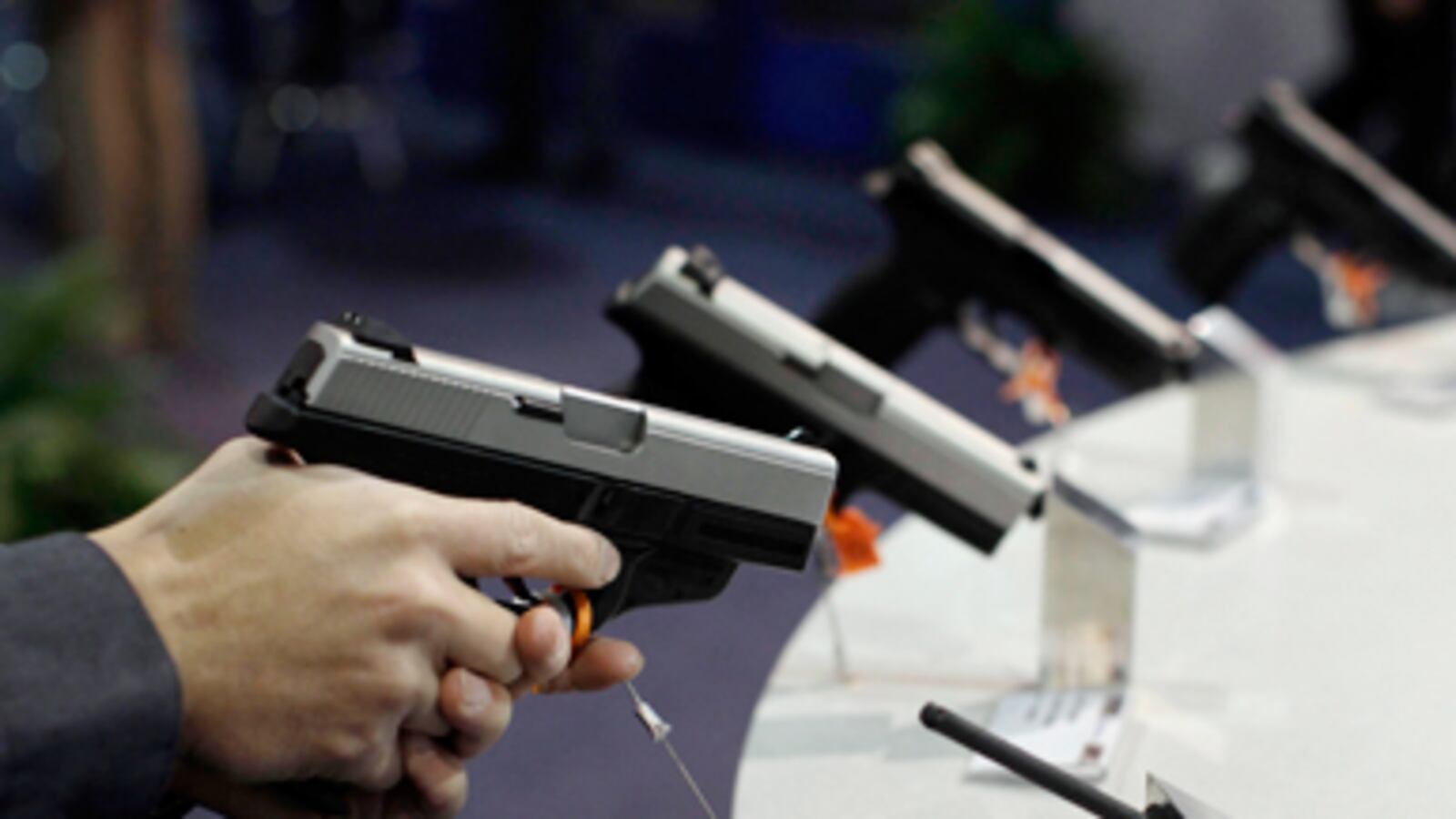 articles/2011/01/29/gun-control-is-back-on-agenda-post-arizona-shooting/winkler-gun-control_fqayus