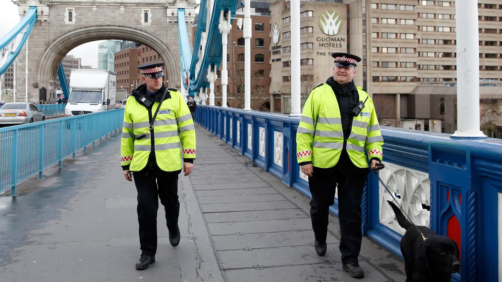 cheats/2014/05/08/500-london-cops-to-wear-cameras/140505-london-police-cheat_fil4au