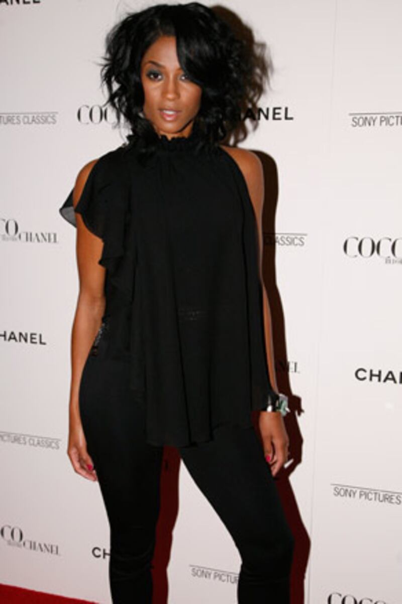 galleries/2009/09/16/coco-before-chanel-new-york-premiere/coco-chanel-3_w3jce5