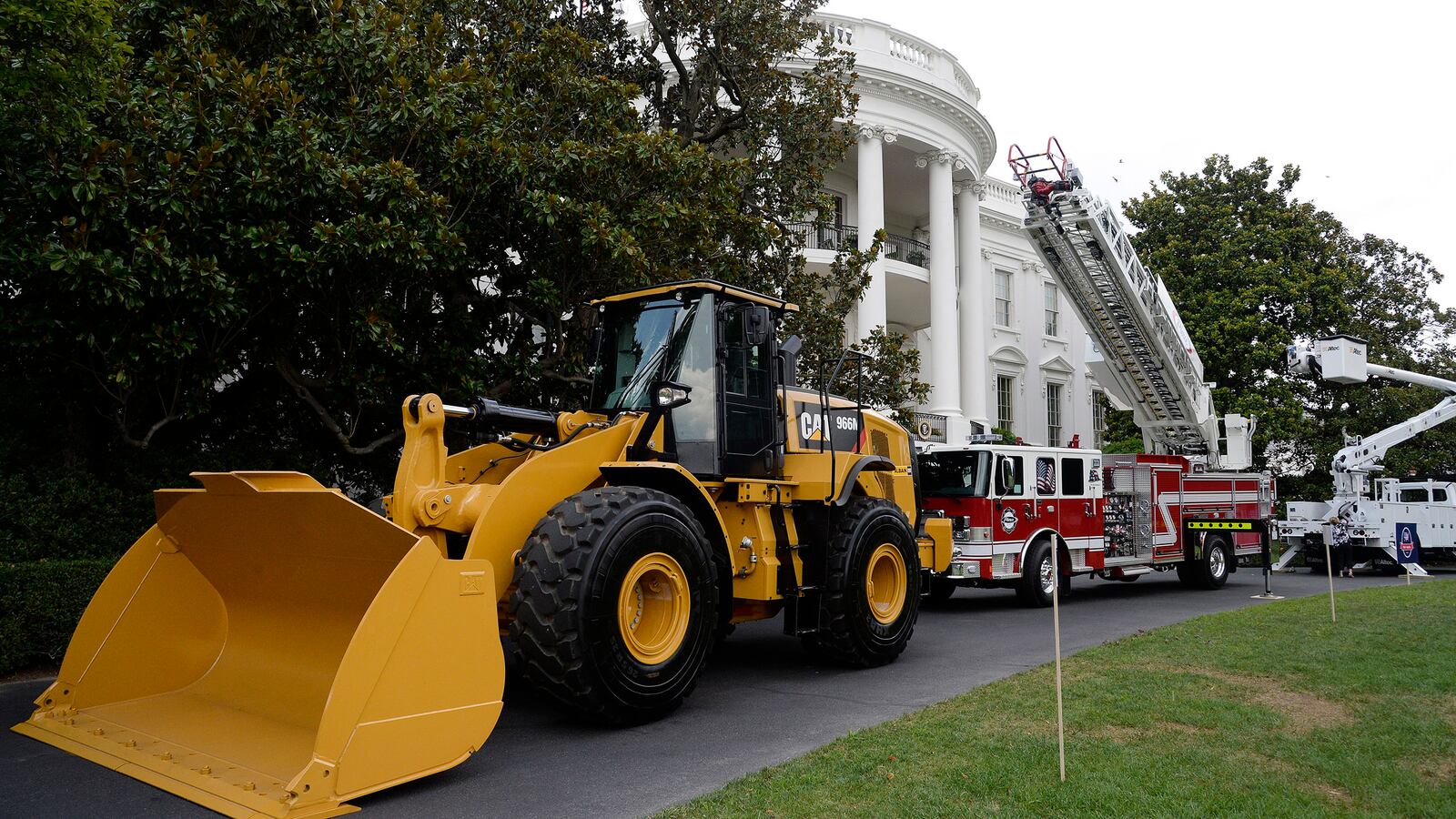 170717-lachlan-america-tease_dye6jg