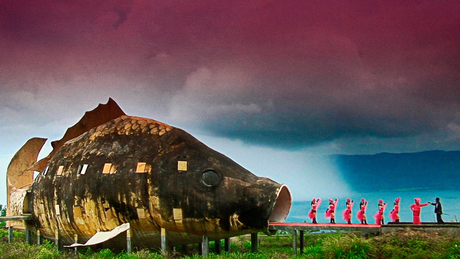 articles/2013/07/28/indonesian-killers-brought-to-justice-50-years-too-late-in-the-act-of-killing/130726-sykes-art-kill-tease_fvitwz