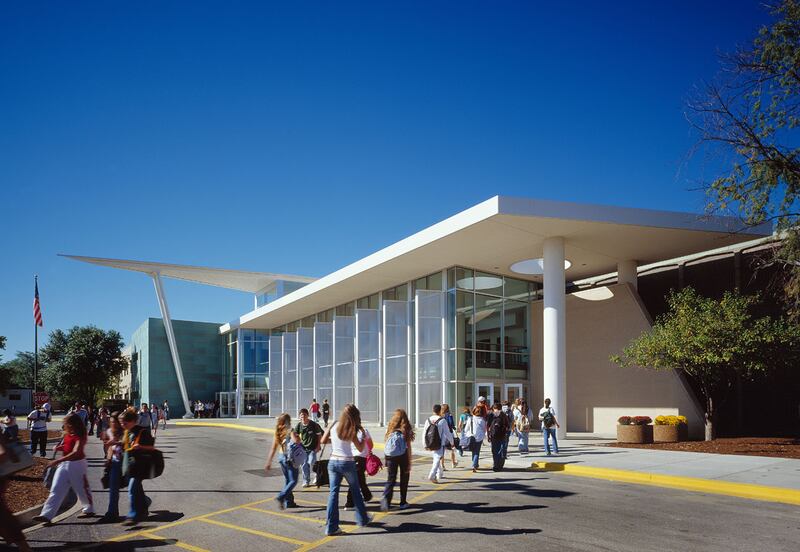 galleries/2013/05/06/top-25-high-schools-midwest/130502-stevenson-high_tsalt9