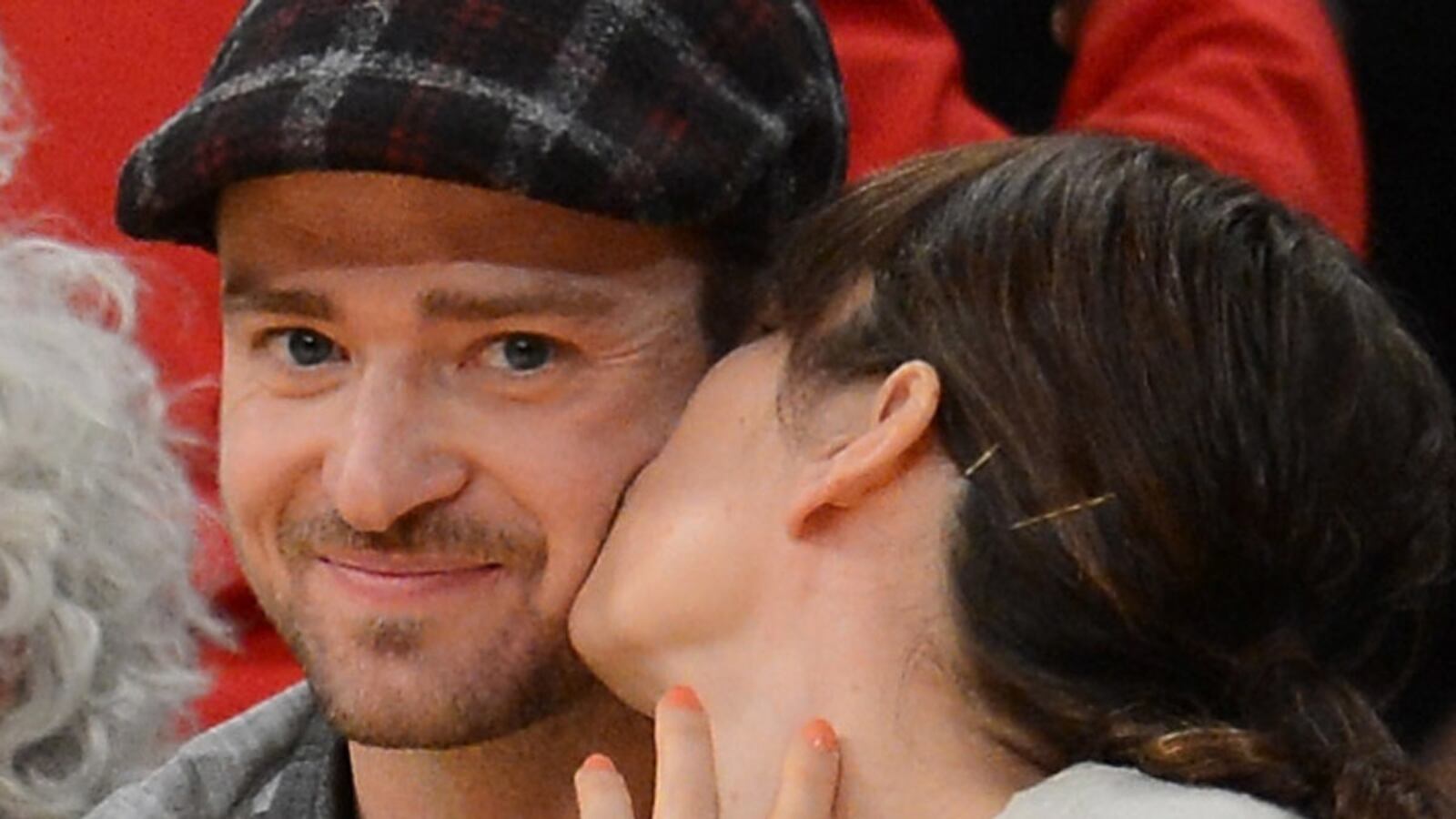cheats/2012/10/27/timberlake-deeply-sorry-over-video/timberlake-sorry-video-cheat_xnhmvh