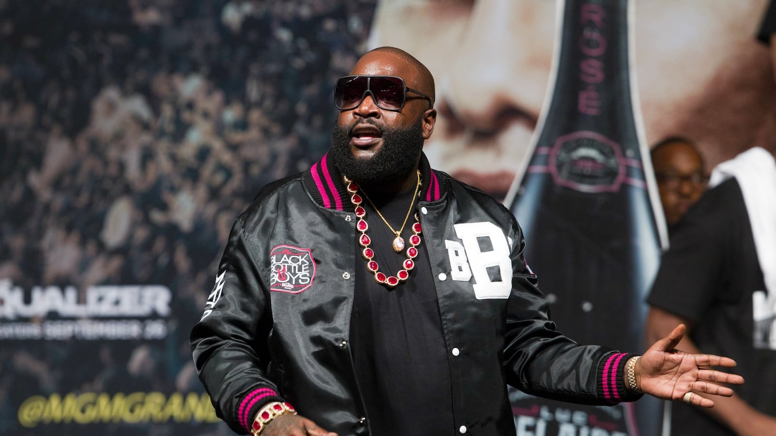 cheats/2015/06/10/rapper-rick-ross-arrested-on-weed-charge/150610-rick-ross-cheat_rjdg1w