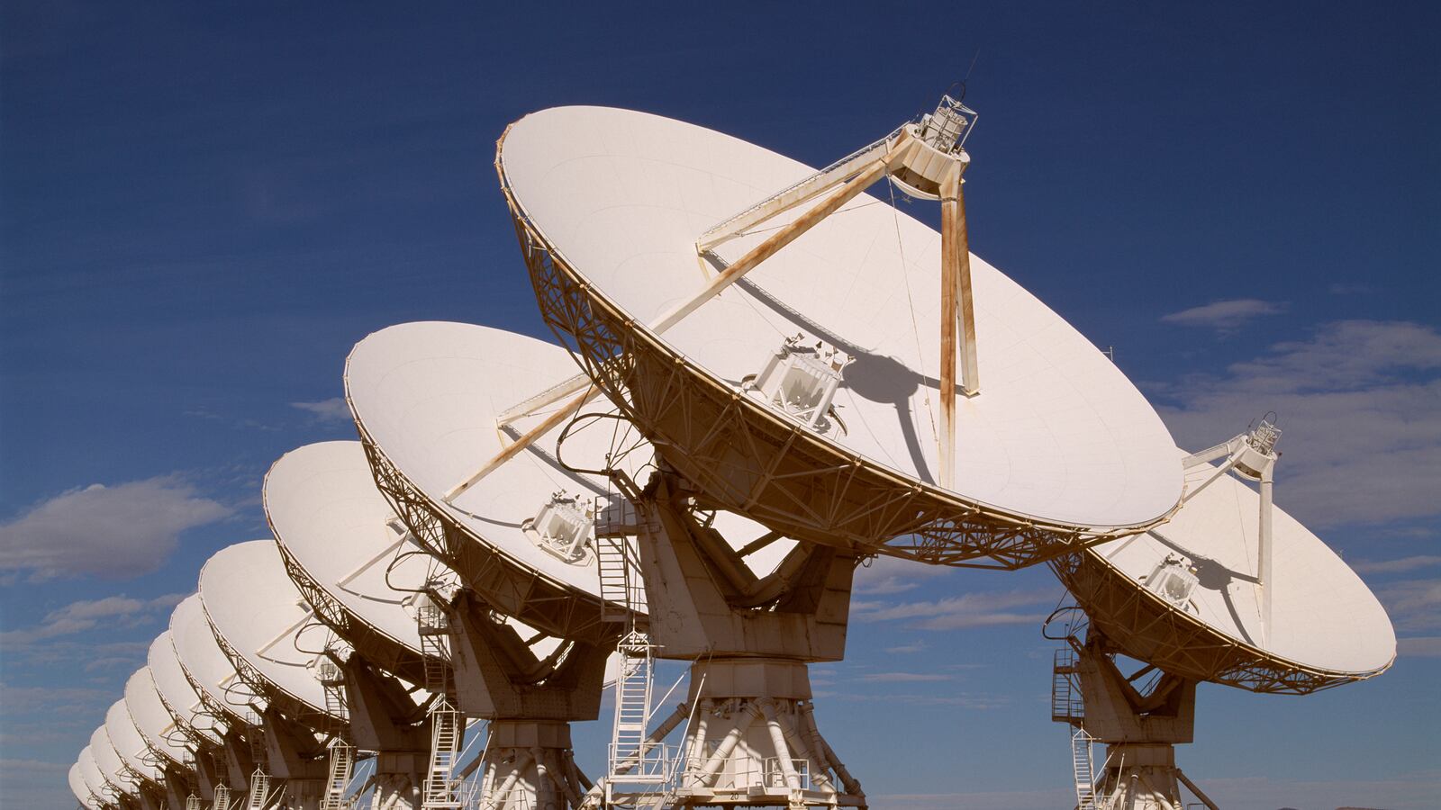 articles/2013/10/26/clooney-s-satellites-detect-sudan-threat/131025-satellites-tease_kcc8hd