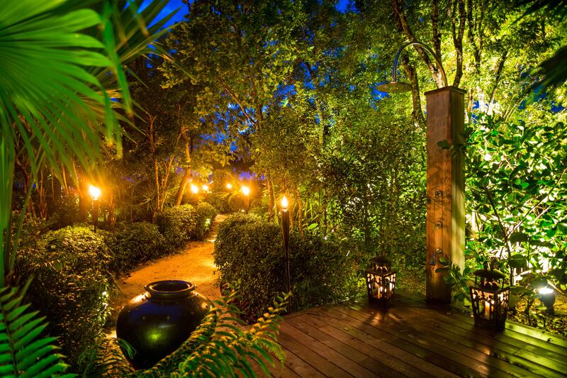 galleries/2014/11/29/omg-i-want-this-house-parrot-cay-turks-and-caicos-photos/141125-parrot-5_dwokil